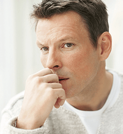 bir adam uyarılma sırasında boşalmayı düşündü